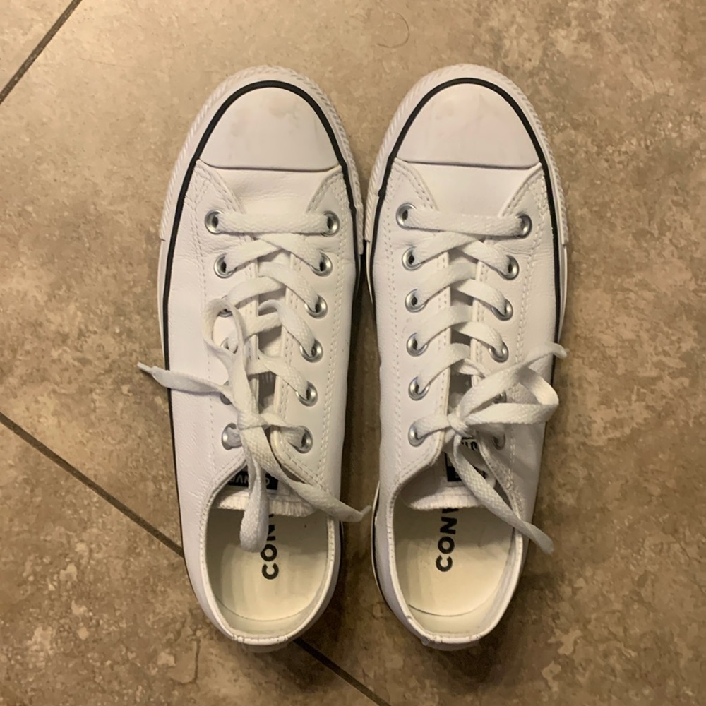 Converse white leather chick Taylor all stars. Women’s size 7.5.